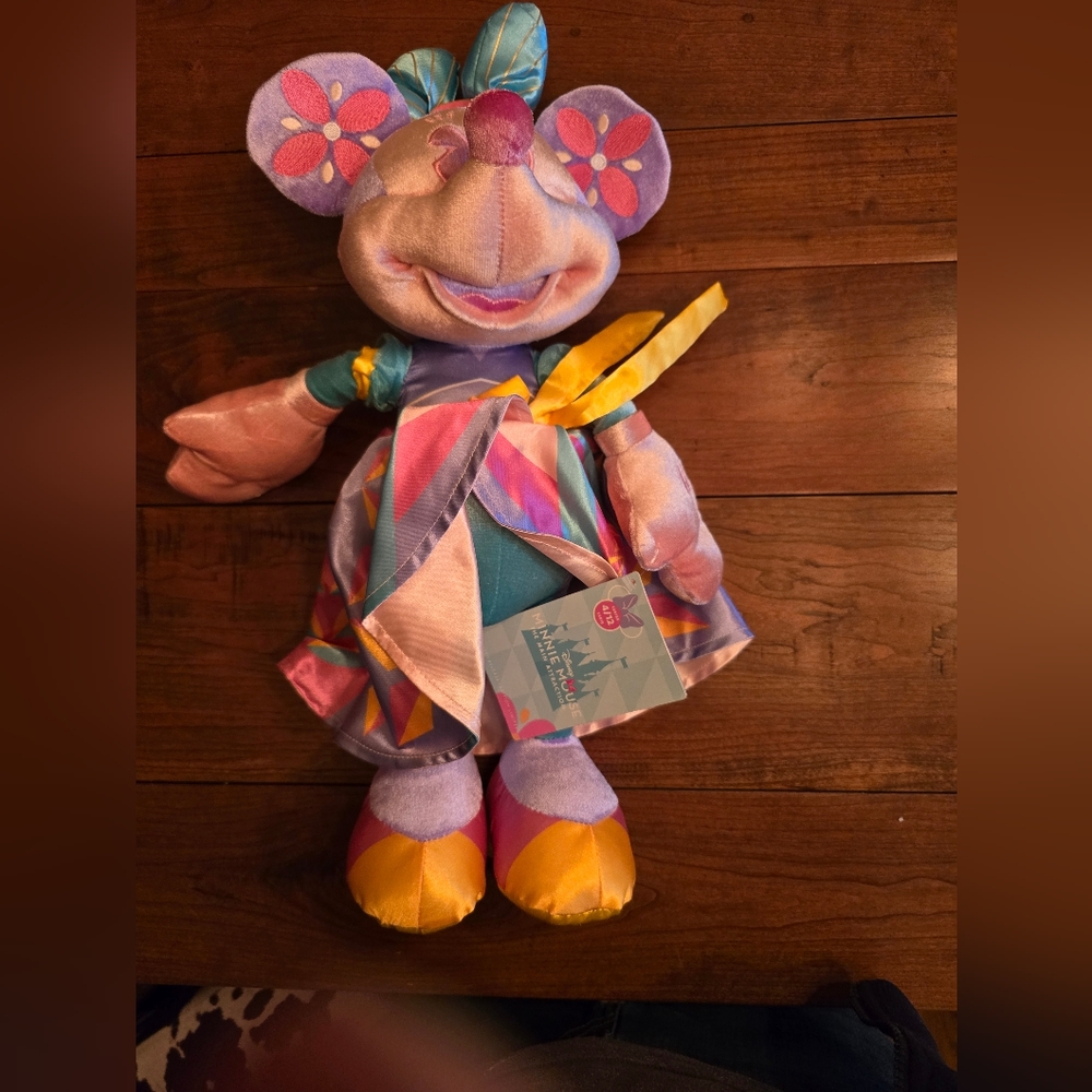 Disney Minnie Mouse Main Attraction Its A Small World Plush NWT